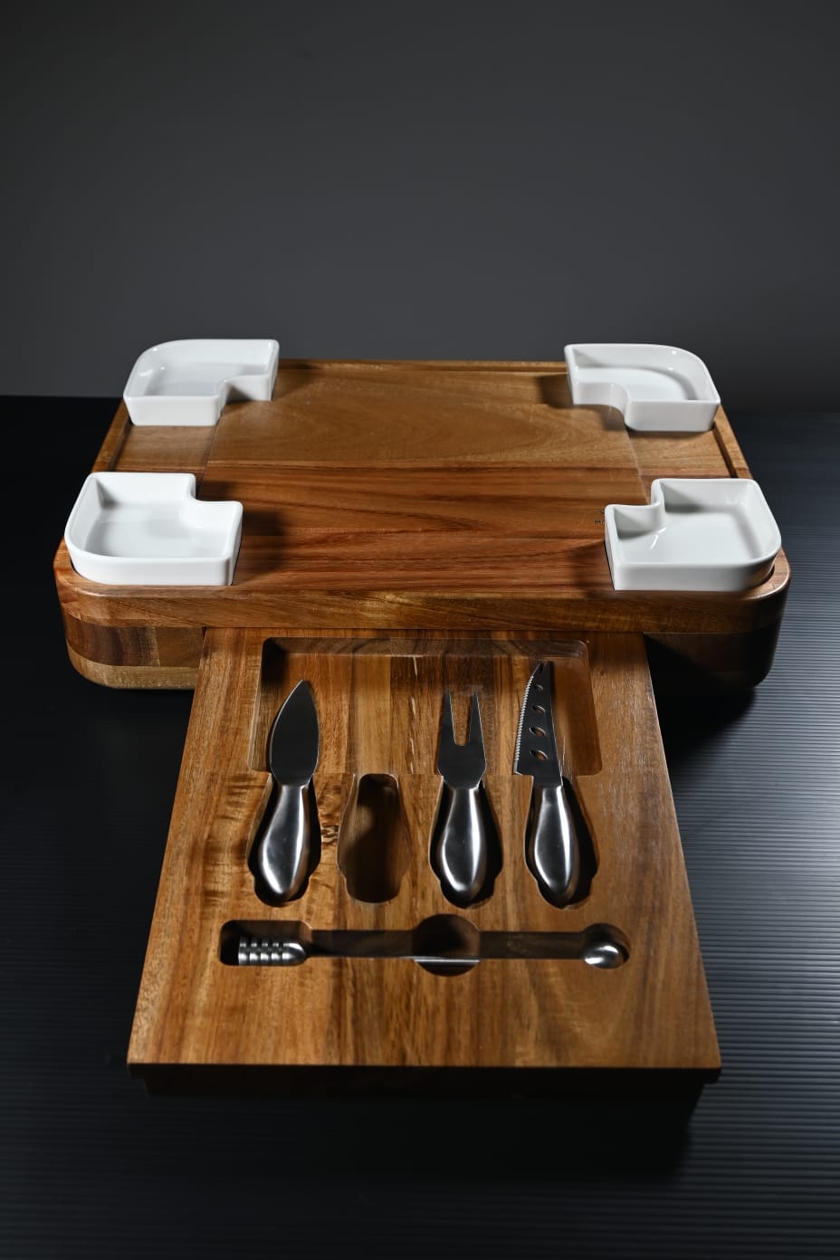 A drawer that disappears
